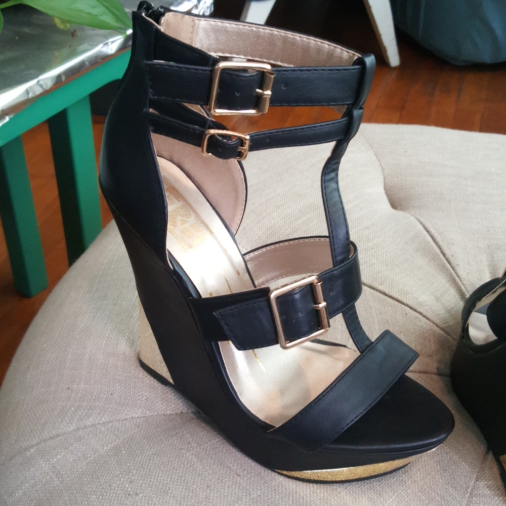 Shoes - Picture 6 of 6